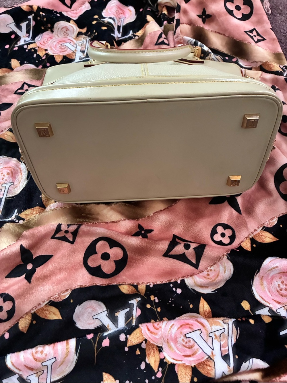 Louis Vuitton Cream Leather Tote with Gold-Tone Hardware Vintage France Lockit - Picture 13 of 16